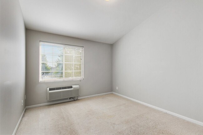 Building Photo - 148 Bertram Dr