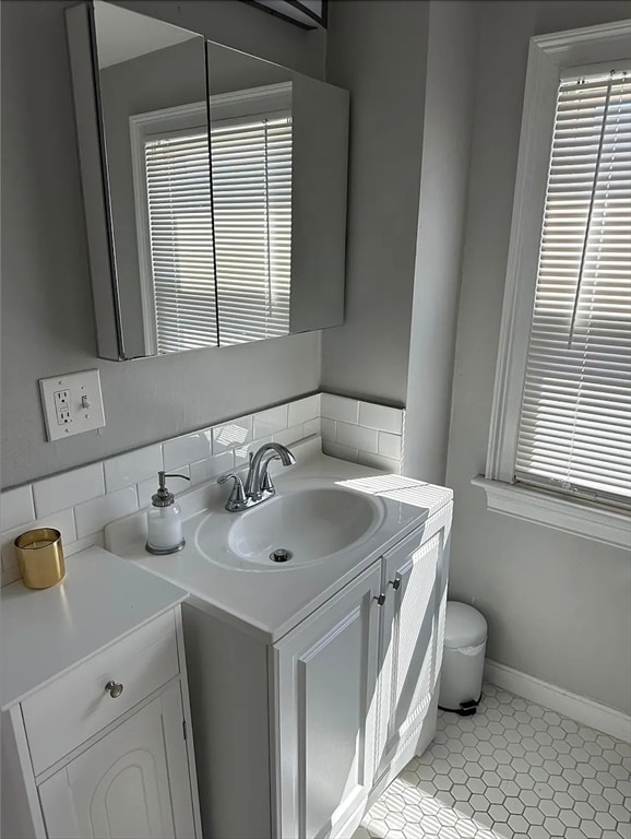 Building Photo - 314 E 8th St