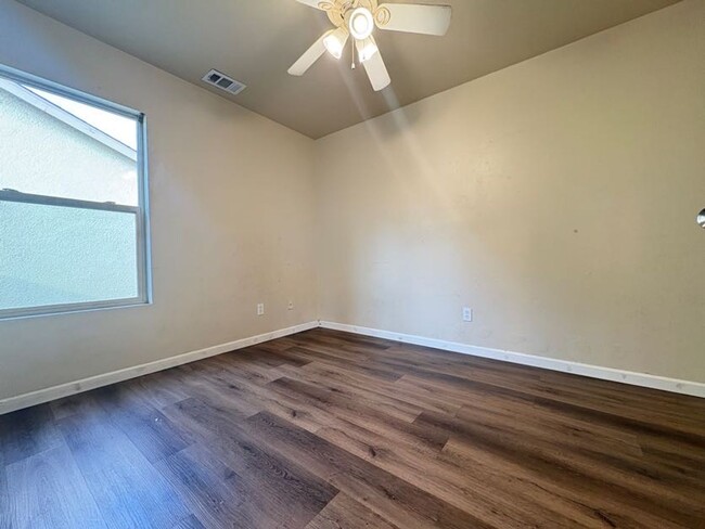 Building Photo - Recently Updated