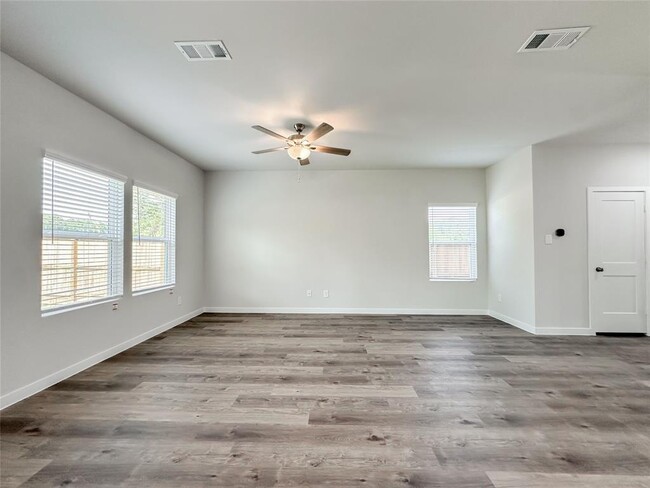 Building Photo - 7806 Alset Dr