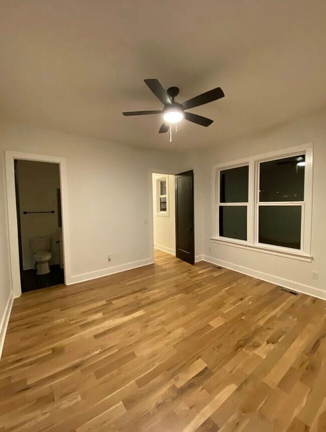 Building Photo - Modern 4-Bedroom Home with Stylish Finishe...