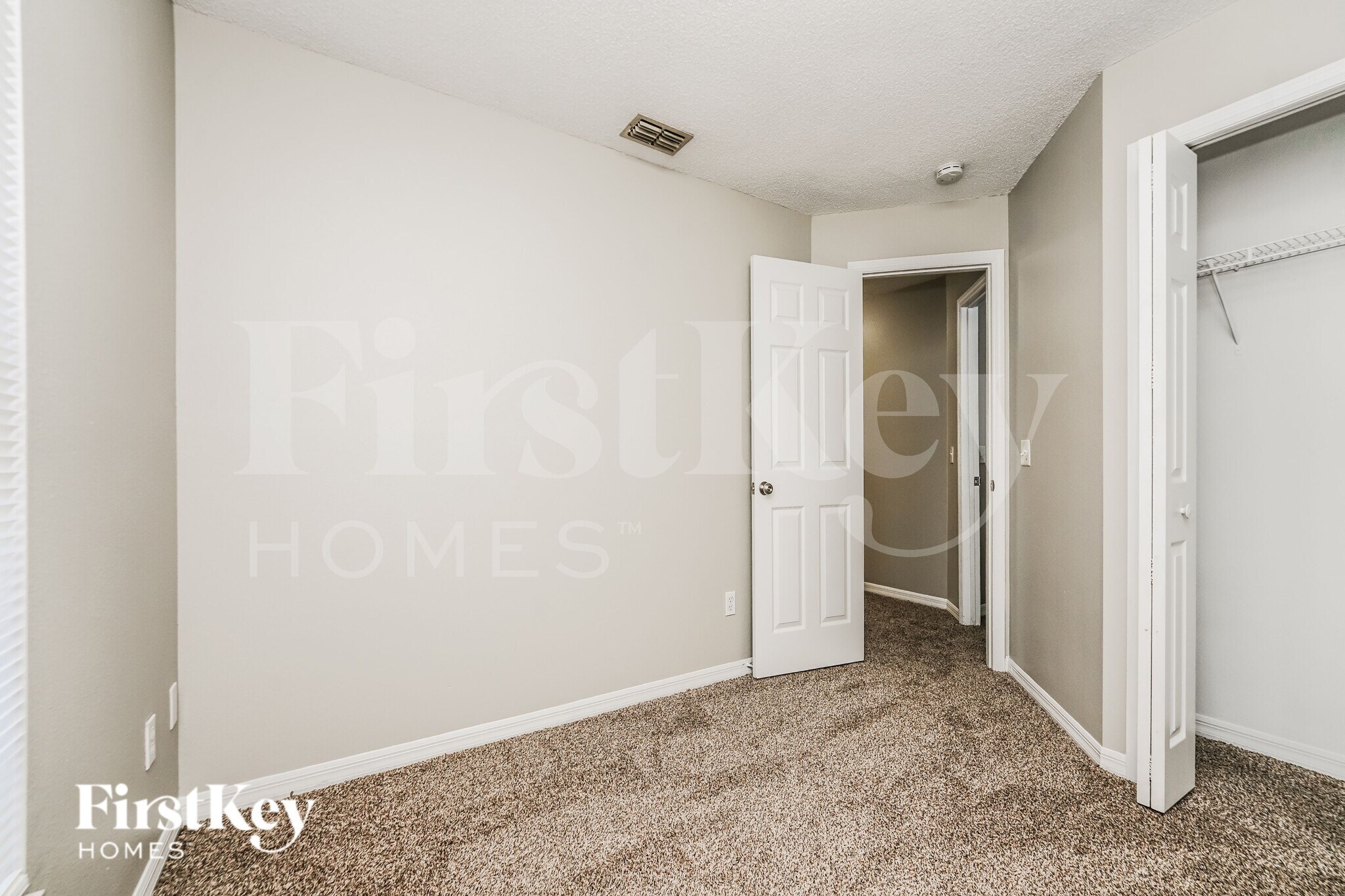 Building Photo - 601 Celito Dr