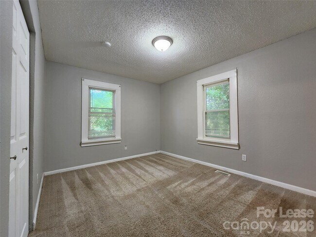 Building Photo - 2036 Renner St
