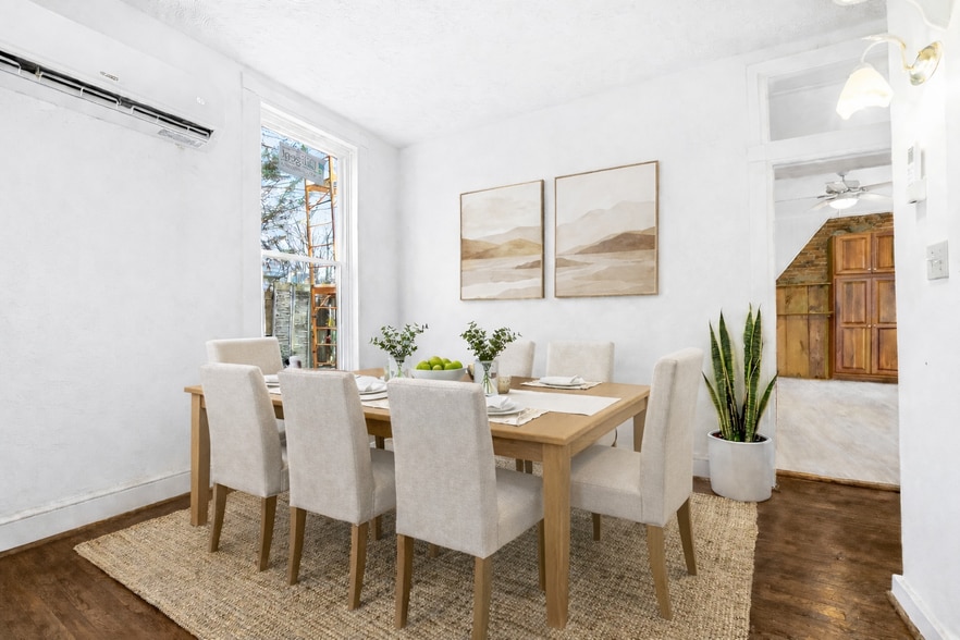 Building Photo - 3110 Main St