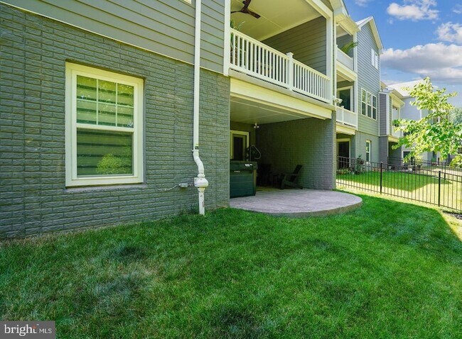 Building Photo - 17851 Woods Overlook Dr