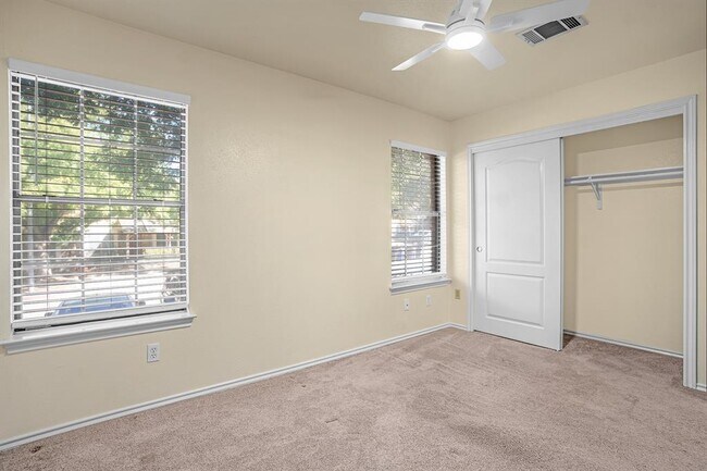 Building Photo - 11901 Swearingen Dr