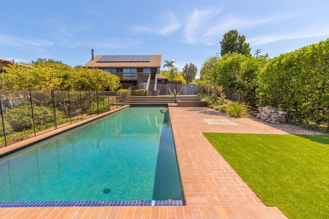 Building Photo - Iconic A-Frame Encinitas 4 Bed + Studio Sp...