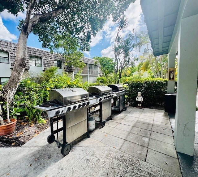 Building Photo - 3105 Oakland Shores Dr