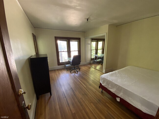 Building Photo - 8 br, 3 bath House - 503 E Ann St 503 East...