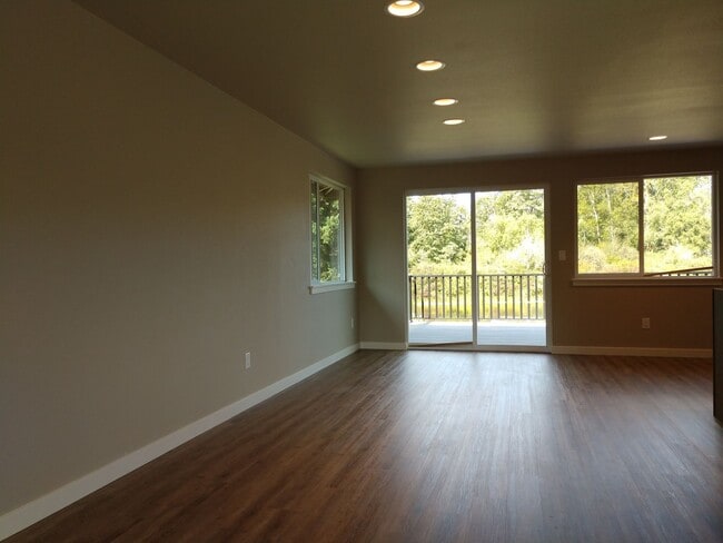 Building Photo - 2235 Electric Ave