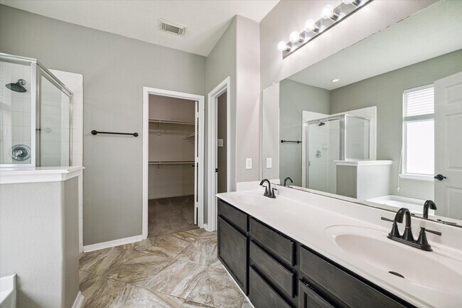 Building Photo - 11007 Northam Dr