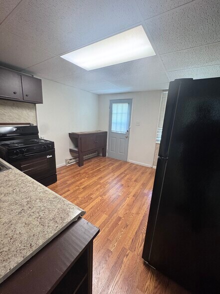 Building Photo - 60 Lanning Ln