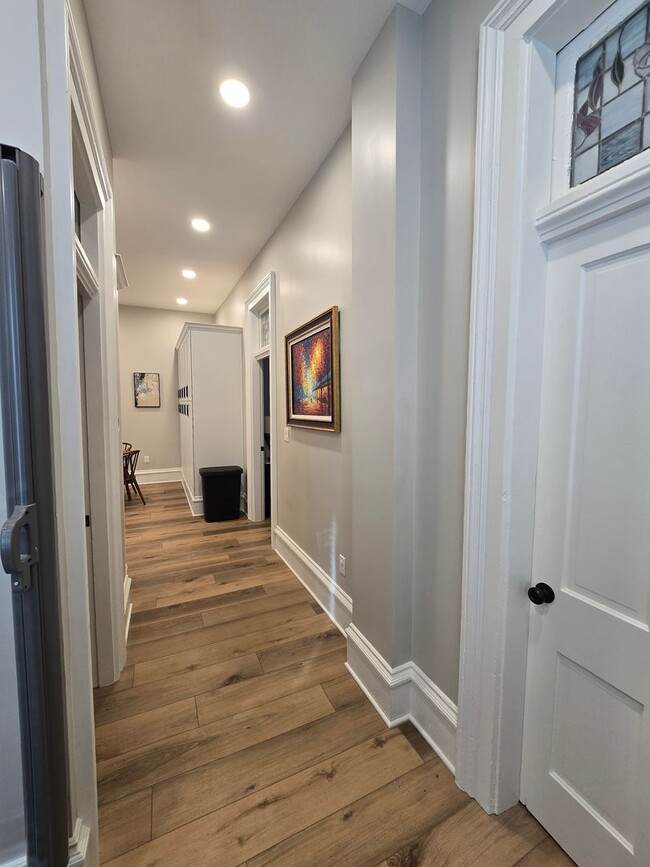 Building Photo - Full Furnished 2 Bed/1 Bath with Utilities Included