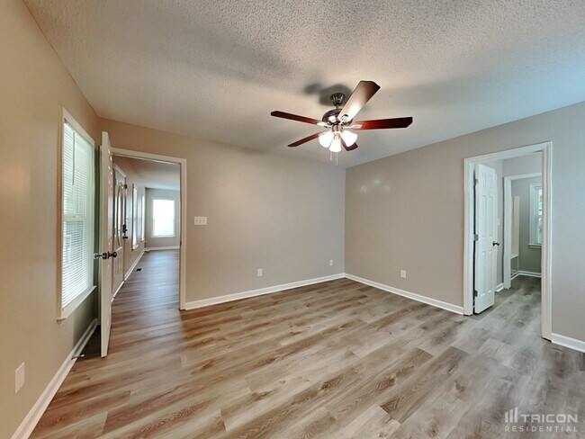 Building Photo - 612 Kankakee Ct