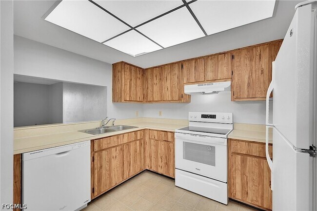 Building Photo - 8474 Charter Club Cir