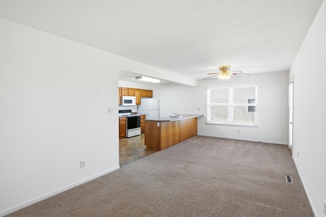 Building Photo - 2413 Northampton Dr