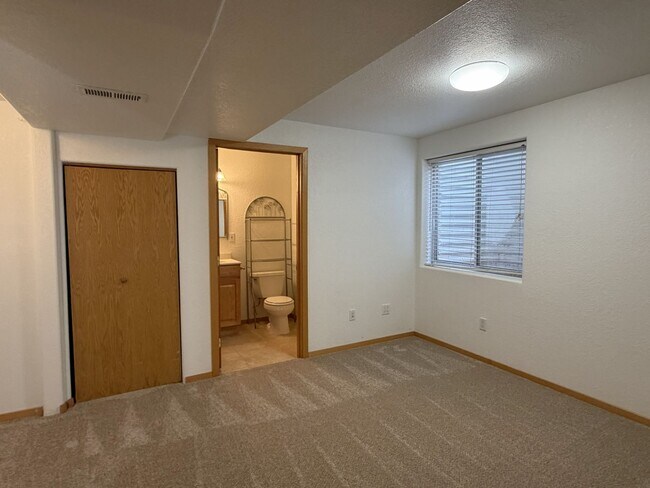 Building Photo - Elevated Living in Fort Collins – Stylish 3 Bed 3.5 Bath Home