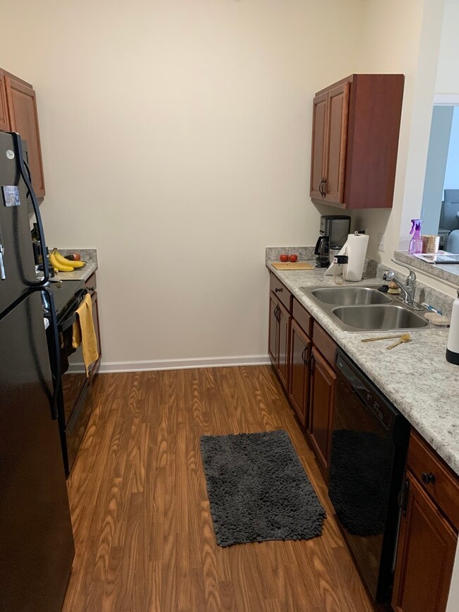 Kitchen - 16455 Georgetown Dr