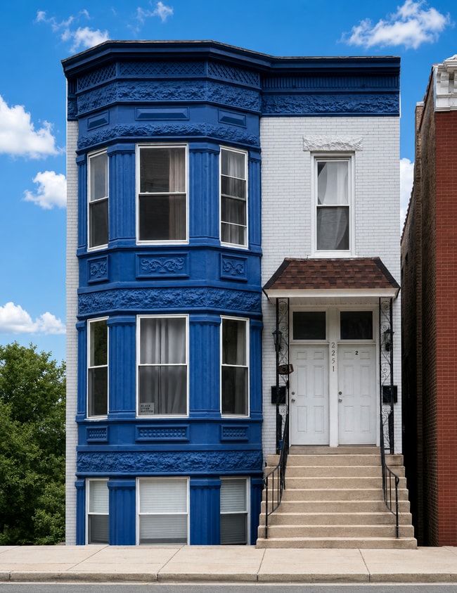 Building Photo - 2251 W Belmont Ave