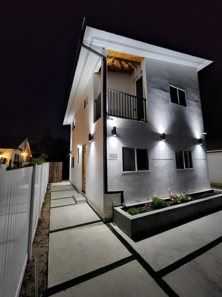 Building Photo - 6655 Melba Ave