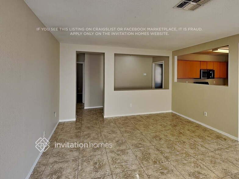 Building Photo - 11542 W Flores Dr