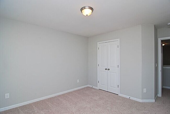Building Photo - 421 Hosea Ct