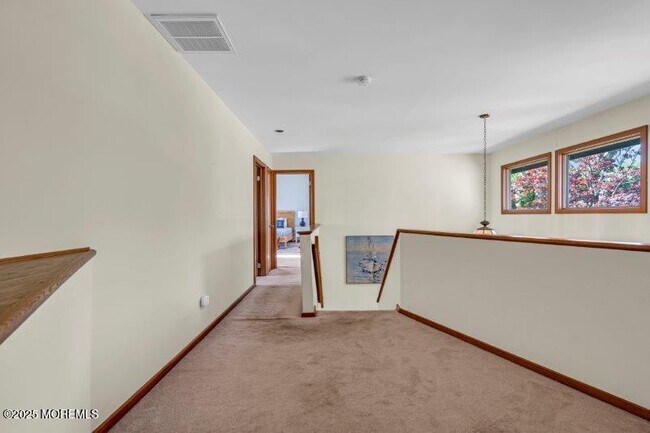 Building Photo - 105 Riverview Ave