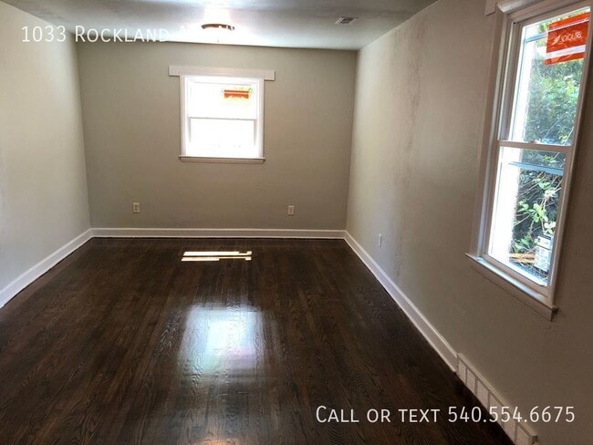 Building Photo - 1033 Rockland Ave NW