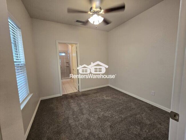 Building Photo - MOVE IN READY - Spacious 2-story townhouse...