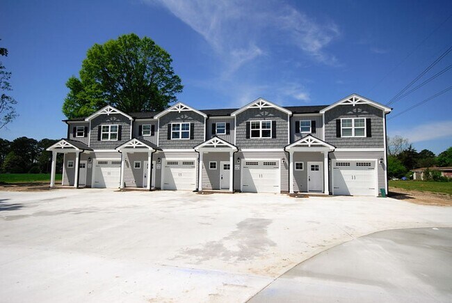 Primary Photo - 416 S Pearl St