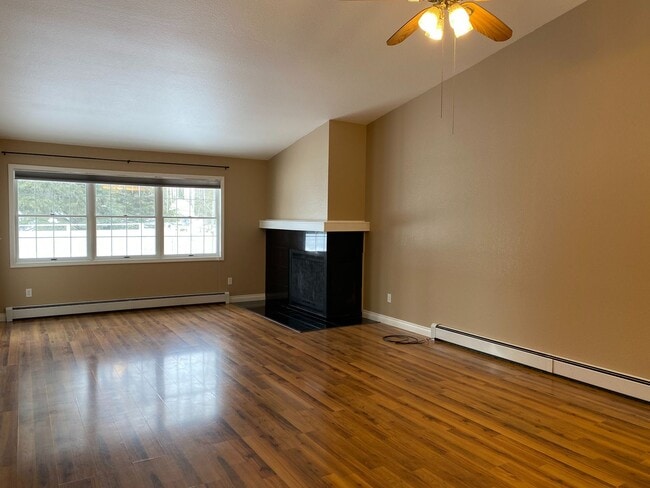 Building Photo - LONGTERM KENAI TOWNHOME