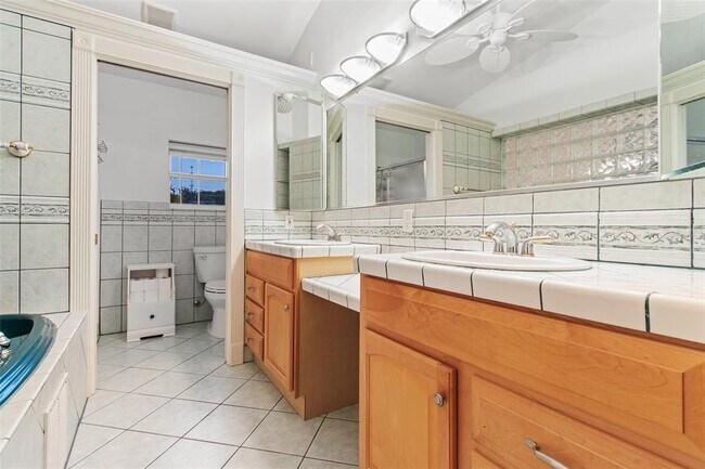 Building Photo - 36740 Shore Dr