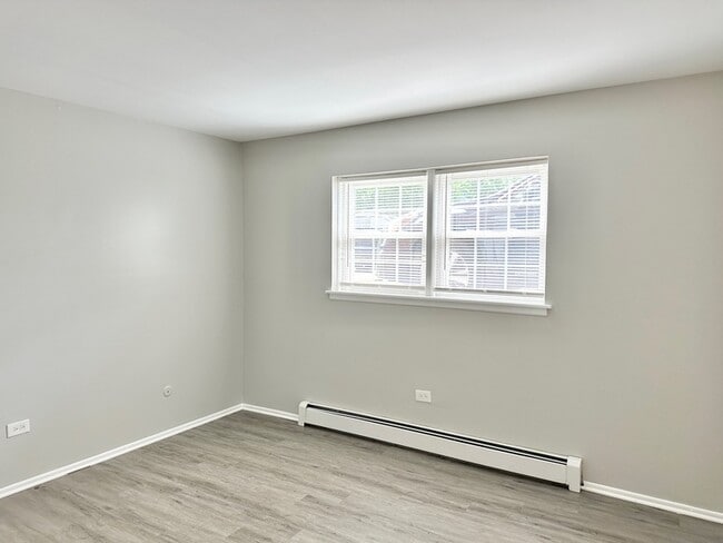 Building Photo - 3400 Maple Ave