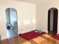 Building Photo - 349 Pleasant St