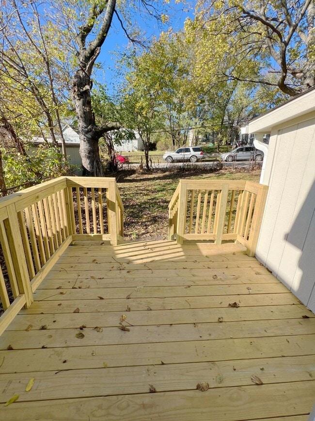 Building Photo - COMING SOON: Beautiful home in KCK!