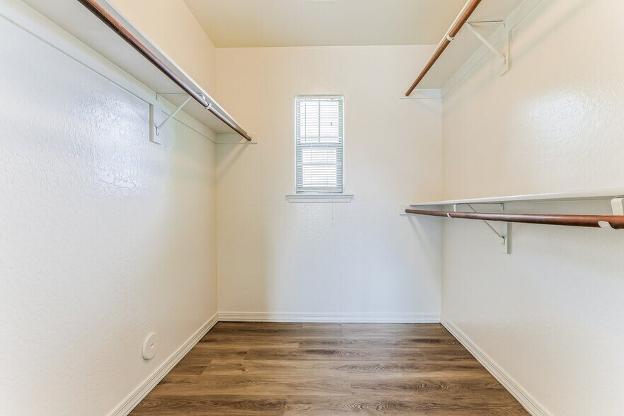 Building Photo - 2757 S Cupertino Dr