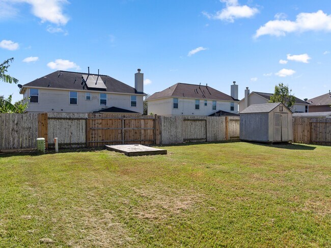 Building Photo - 1023 Santa Fe Ct