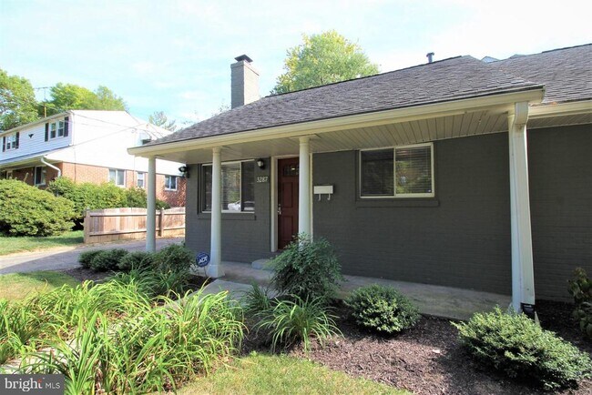 Building Photo - 3287 Annandale Rd