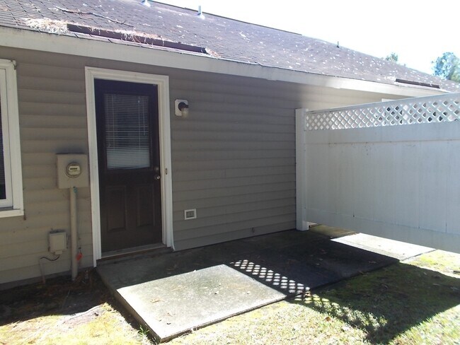 Building Photo - 1533 College Way