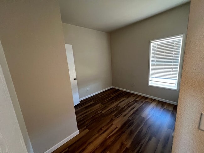 Building Photo - Paradise 2 bedroom 2 bath home on land. Ru...
