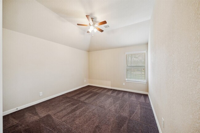 Building Photo - 28510 Lazy Rock Dr