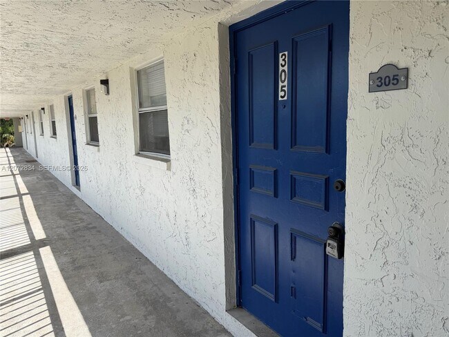 Building Photo - 5090 SW 64th Ave