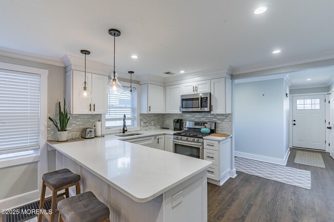 Building Photo - 605 Monmouth Ave