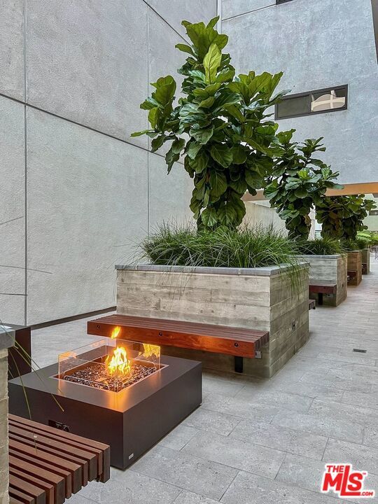 Building Photo - 1234 Wilshire Blvd