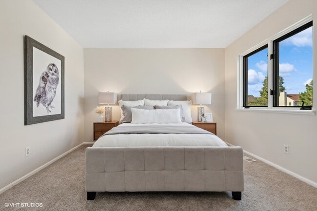Building Photo - Charming Renovated Home with Modern Amenit...