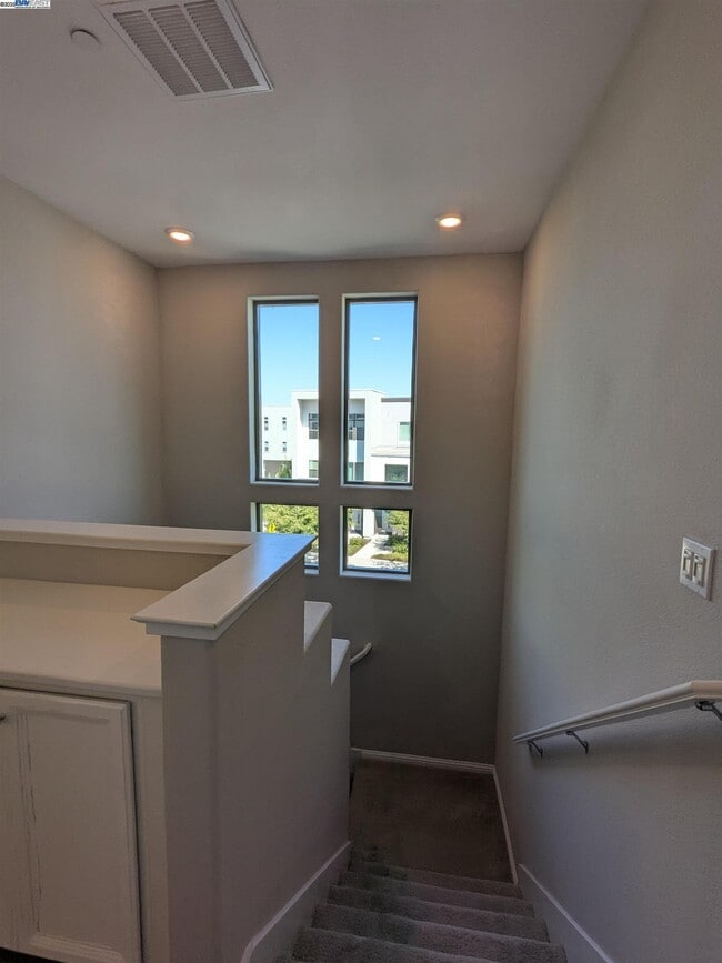 Building Photo - 5840 Virtual Ln