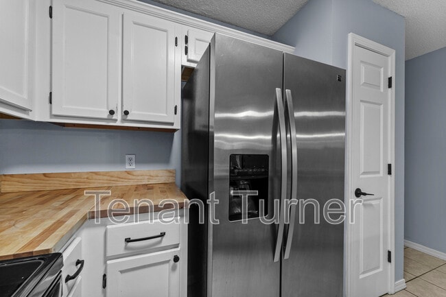 Building Photo - 13300 St Martin Dr