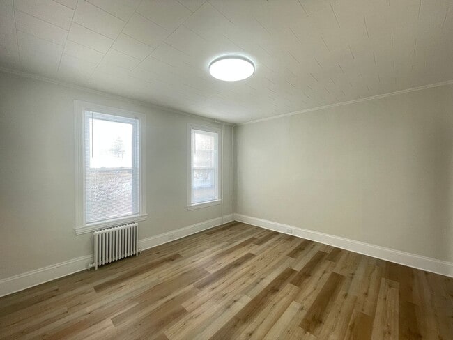 Building Photo - 69 6th St