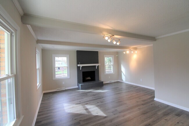 Building Photo - (Coming Soon) Remodeled Ranch Home in Steele Creek!