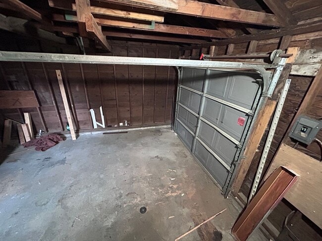 Building Photo - 2156
